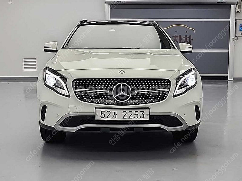 벤츠 인증중고 벤츠 GLA 중고 흰색 2018년식 47,349km GLA220 수원중고차--4